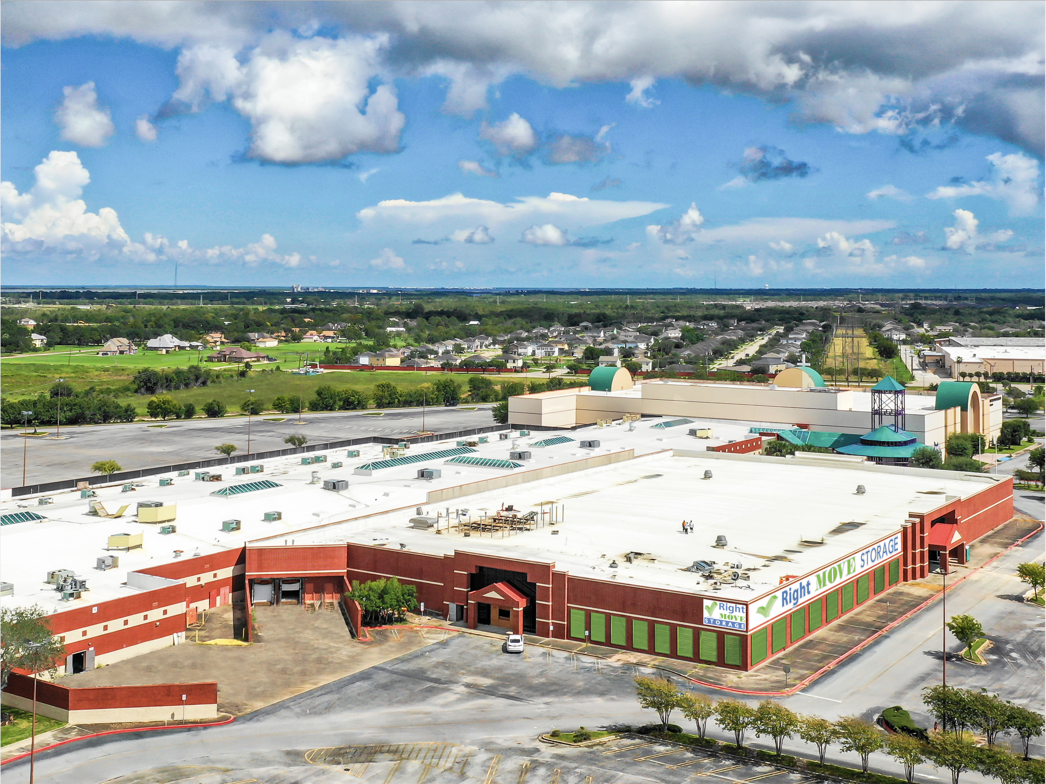 Right Move Storage, LLC Awarded Management and Leasing of a 1,052 Unit
